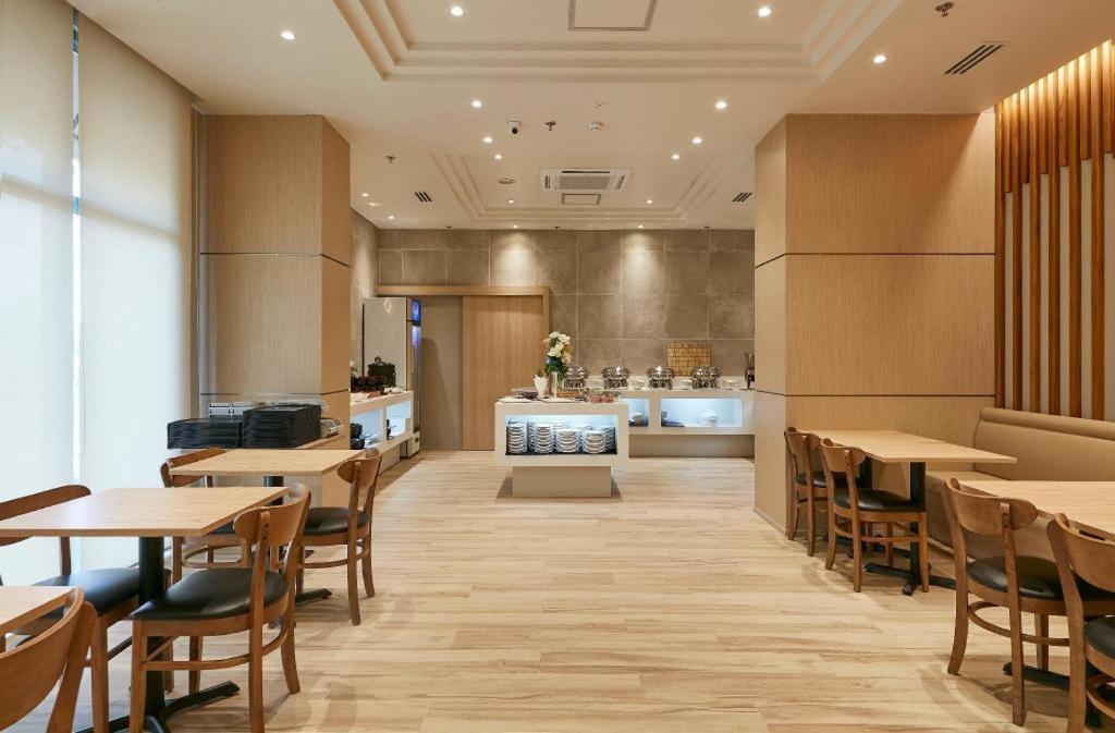 Wishton Hotel Γιανγκόν Εξωτερικό φωτογραφία